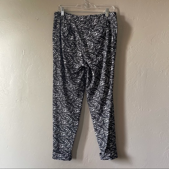 COPY - Lululemon | jet crop in shimmy shimmer black white - Picture 4 of 10